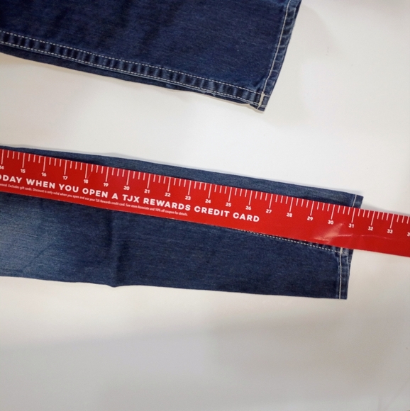 Women's True Religion Slim Straight Blue Jeans - Picture 3 of 6